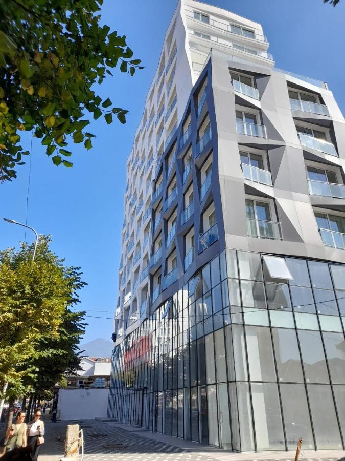 Urban Serenity City Skyline View Apartment 1 تيرانا المظهر الخارجي الصورة