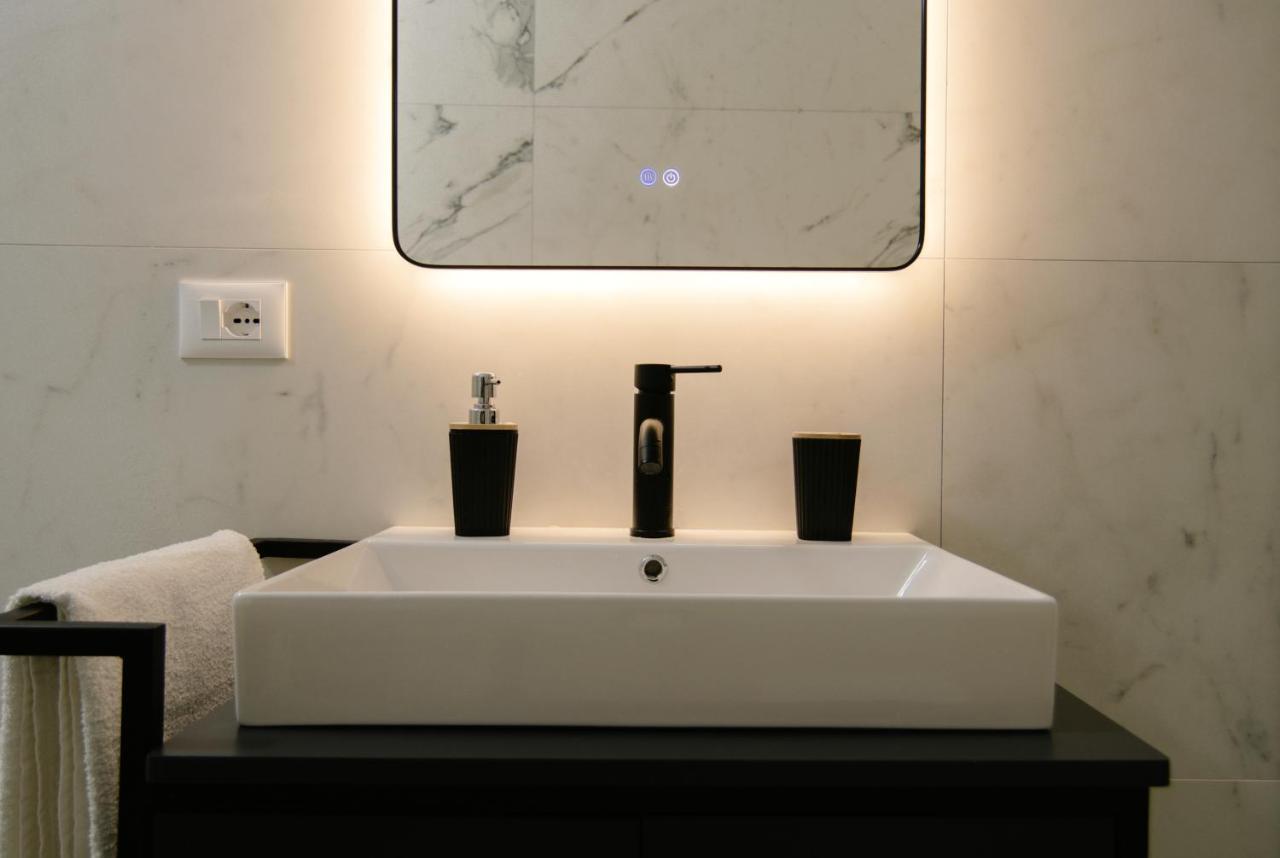 Urban Serenity City Skyline View Apartment 1 تيرانا المظهر الخارجي الصورة