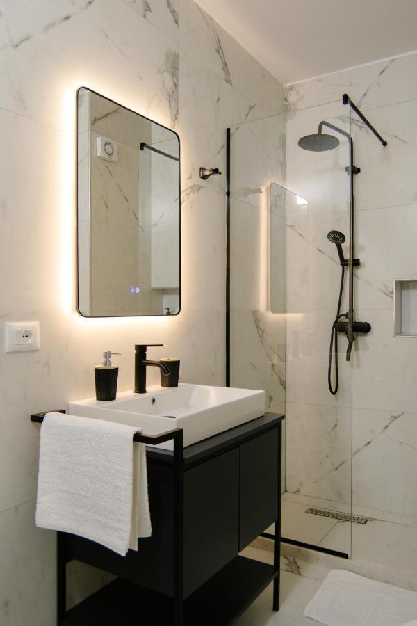 Urban Serenity City Skyline View Apartment 1 تيرانا المظهر الخارجي الصورة